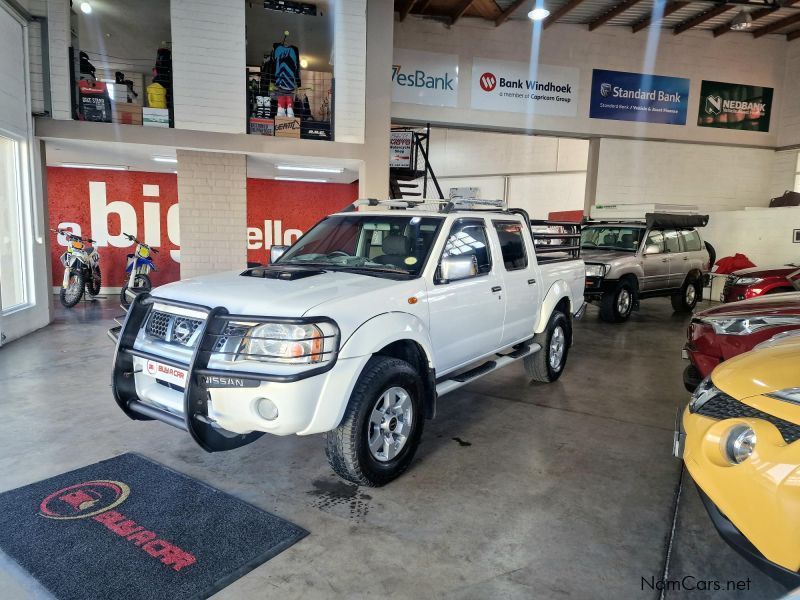 Nissan NISSAN NP300 2.5 4X4 D/C in Namibia