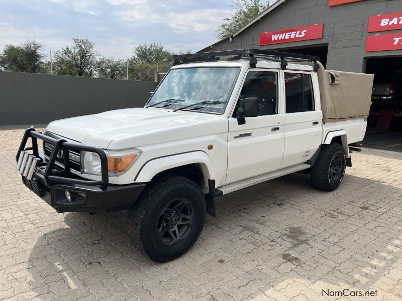 Toyota LAND CRUISER 4.0 V6 P/U D/C in Namibia