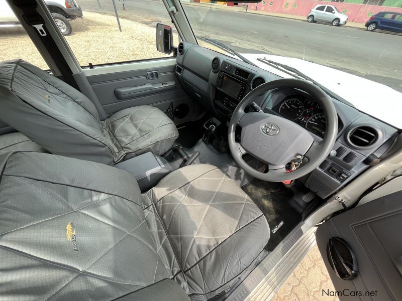 Toyota LAND CRUISER 4.0 V6 P/U D/C in Namibia