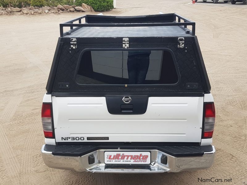 Nissan Np300 HardBody 2.5 Tdi  M/T 4x4 in Namibia