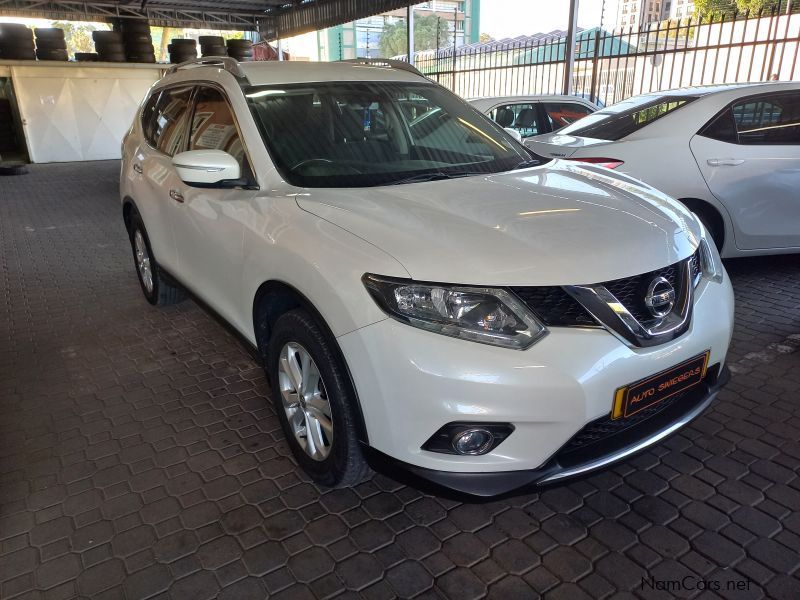 Nissan X-trail 2.5CVT Accenta 4x4 in Namibia