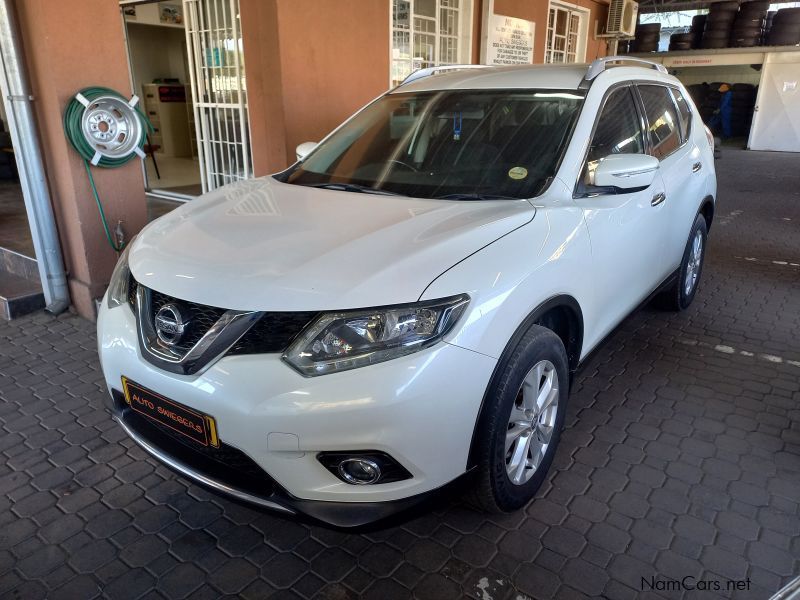 Nissan X-trail 2.5CVT Accenta 4x4 in Namibia