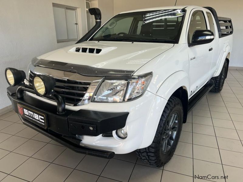 Toyota Hilux DAKAR E-Cab 3.0 D4D 4x4 in Namibia