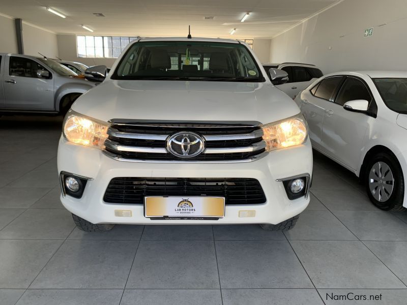 Toyota Hilux 2.8 2x4 raider d/cab in Namibia