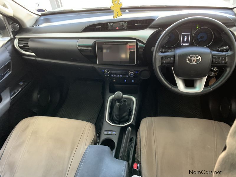 Toyota Hilux 2.8 2x4 raider d/cab in Namibia