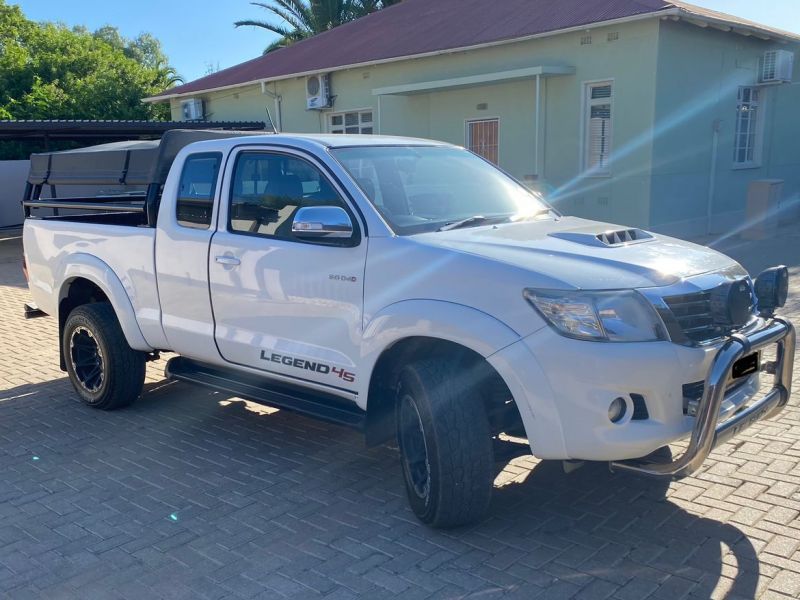 Toyota Hilux 3.0 D4D Ext Cab Legend 45 in Namibia
