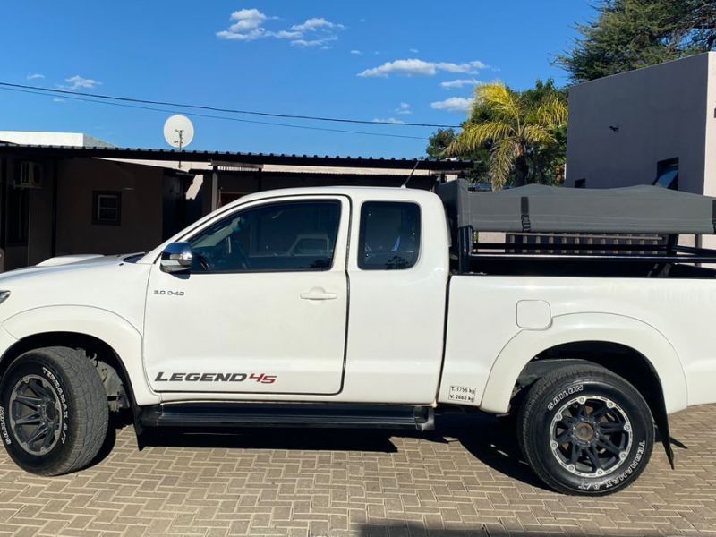 Toyota Hilux 3.0 D4D Ext Cab Legend 45 in Namibia