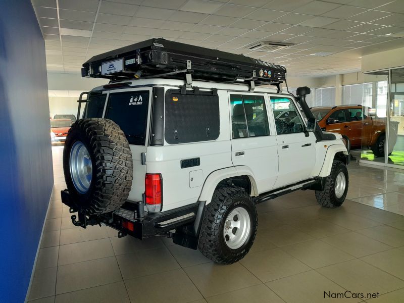 Toyota Landcruiser 76 4.5D V8 SWB in Namibia