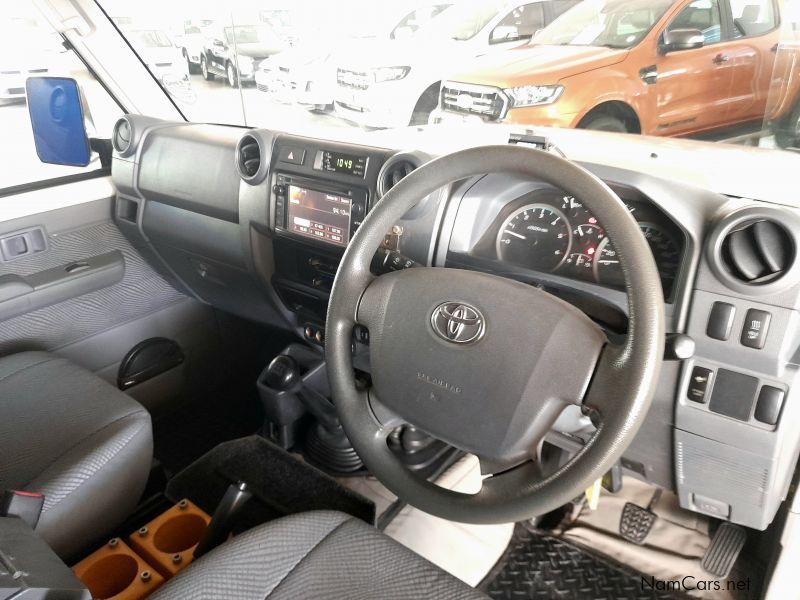 Toyota Landcruiser 76 4.5D V8 SWB in Namibia
