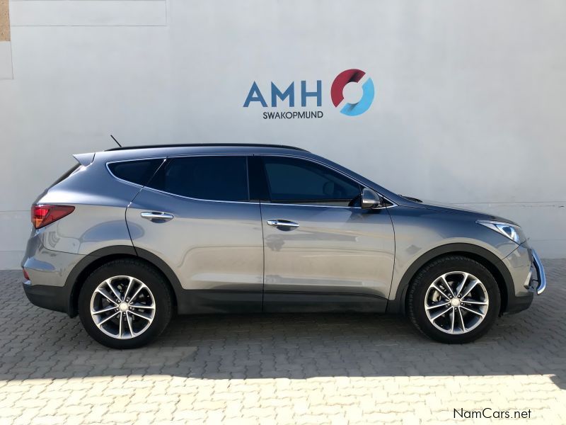 Hyundai SANTA FE 2.2CRDi ELITE AWD in Namibia