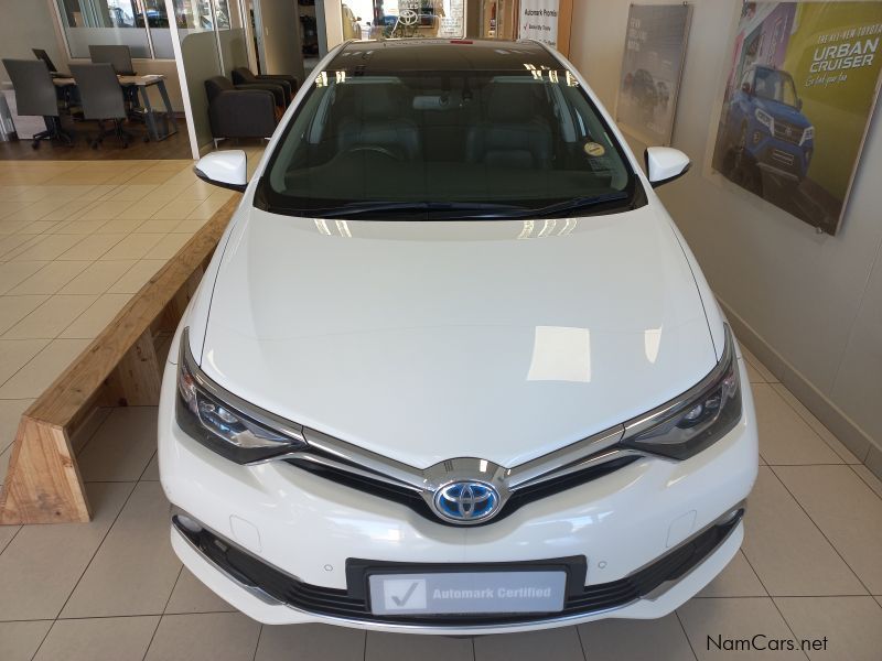 Toyota AURIS 1.8 XR HYBRID in Namibia