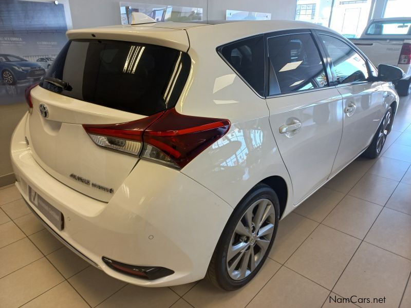 Toyota AURIS 1.8 XR HYBRID in Namibia