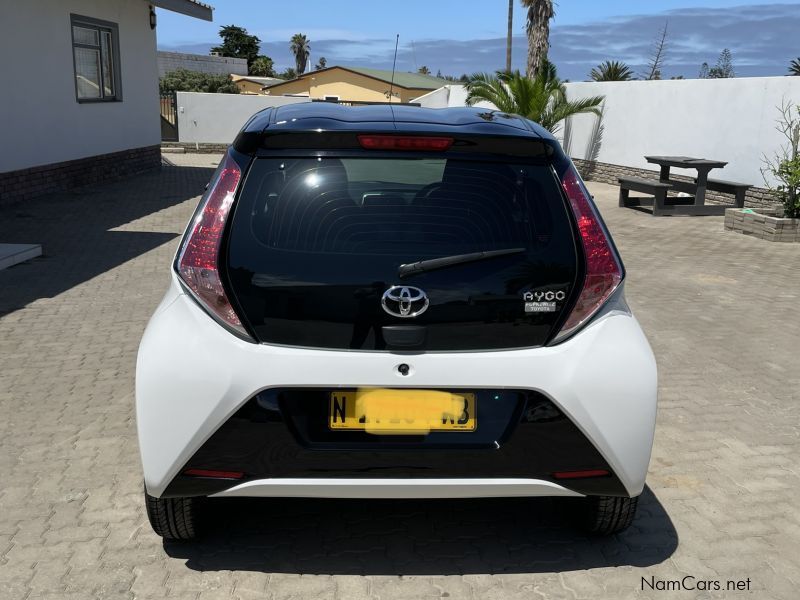 Toyota Aygo X-play 1.0 in Namibia