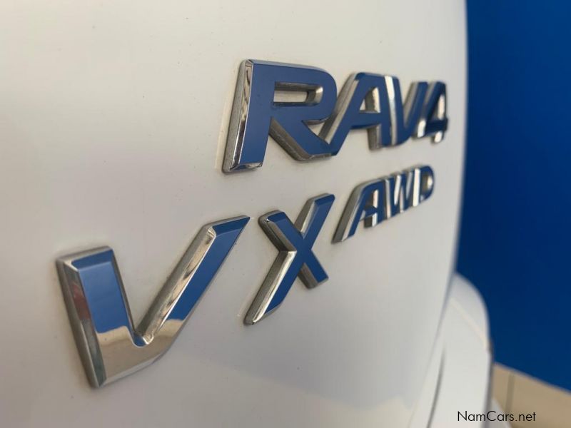 Toyota Rav 4 2.5 VX A/T in Namibia