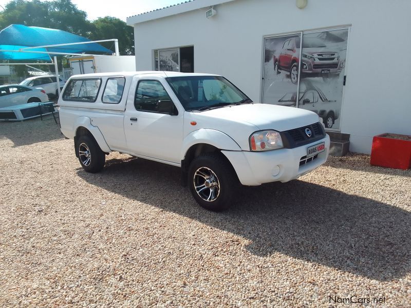 Nissan HardBody NP 300 2.4 4x4 Petrol S/CAB in Namibia