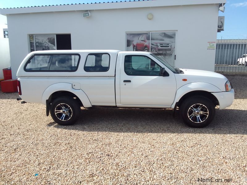 Nissan HardBody NP 300 2.4 4x4 Petrol S/CAB in Namibia