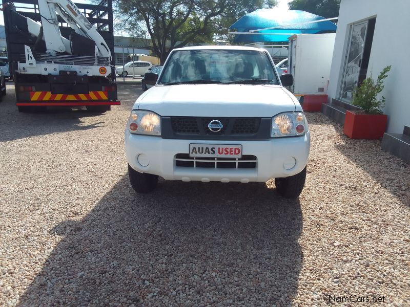 Nissan HardBody NP 300 2.4 4x4 Petrol S/CAB in Namibia