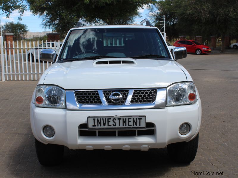 Nissan NP300 2.5TDI D/C 4X4 in Namibia