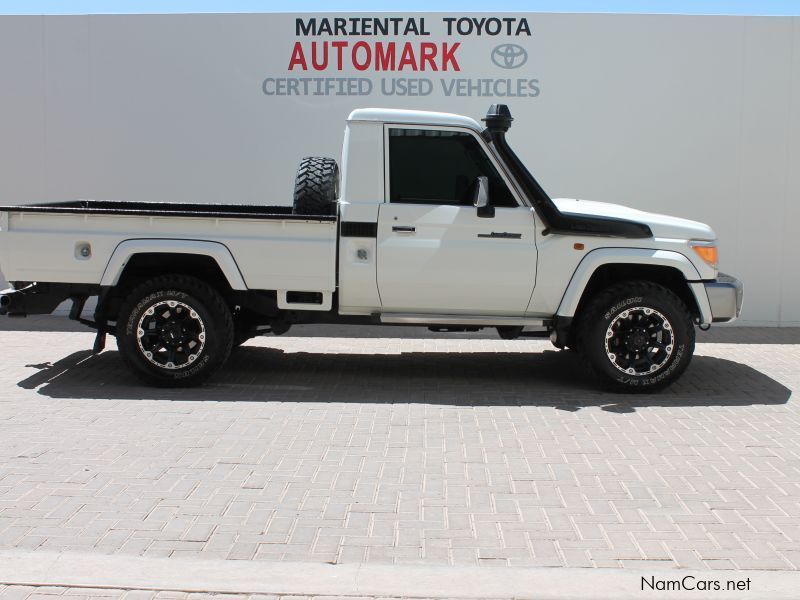 Toyota Land Cruiser SC 4.5 Diesel V8 in Namibia