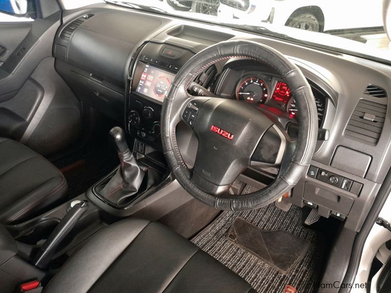 Isuzu D-Max 250 X-Rider 4x4 DC PU in Namibia