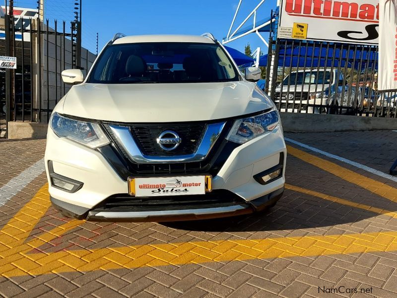 Nissan X-trail 2.5 CVT Accenta in Namibia