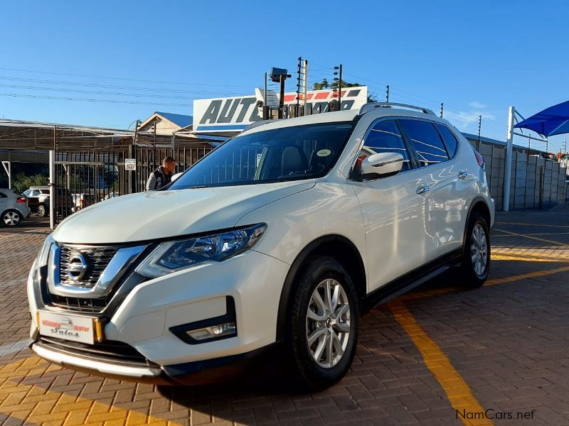 Nissan X-trail 2.5 CVT Accenta in Namibia