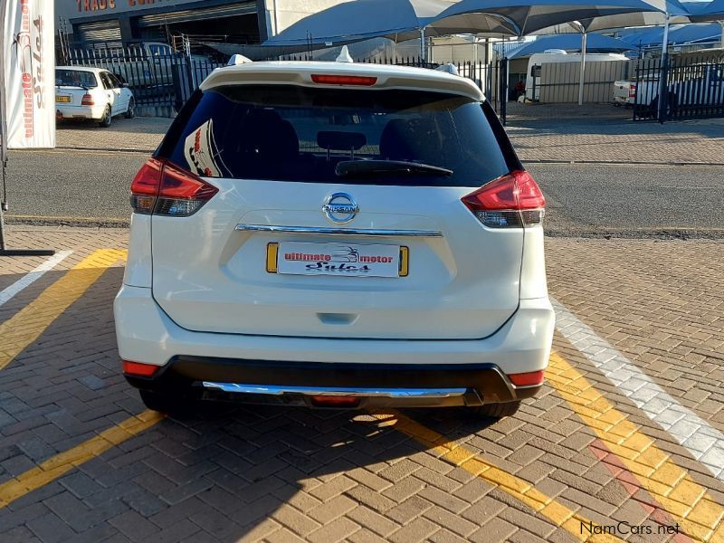 Nissan X-trail 2.5 CVT Accenta in Namibia