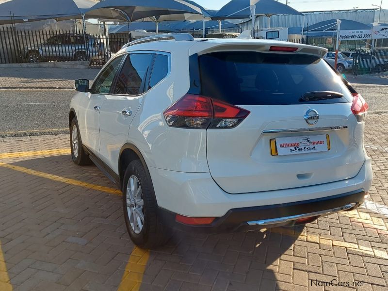 Nissan X-trail 2.5 CVT Accenta in Namibia