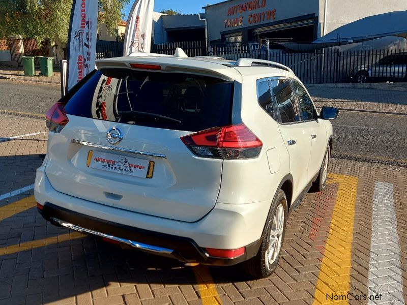 Nissan X-trail 2.5 CVT Accenta in Namibia