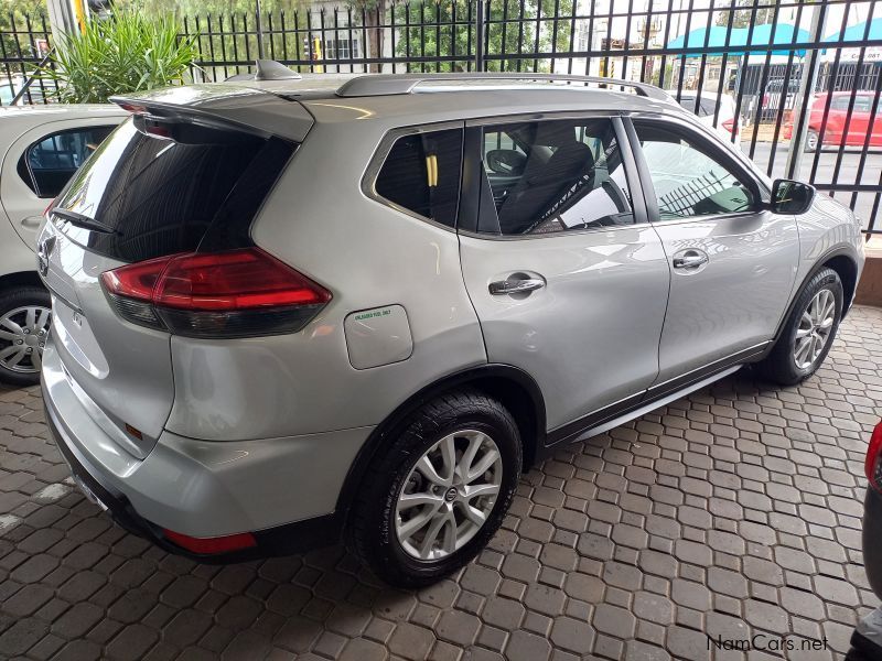 Nissan X-trail 2.5CVT Accenta 4x4 in Namibia