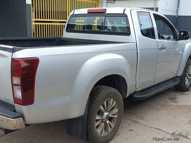 Isuzu D-MAX 3.0 EXTENDED CAB 4X2 M/T in Namibia