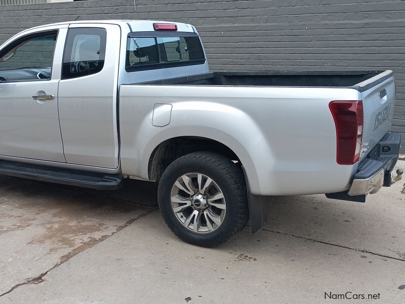 Isuzu D-MAX 3.0 EXTENDED CAB 4X2 M/T in Namibia