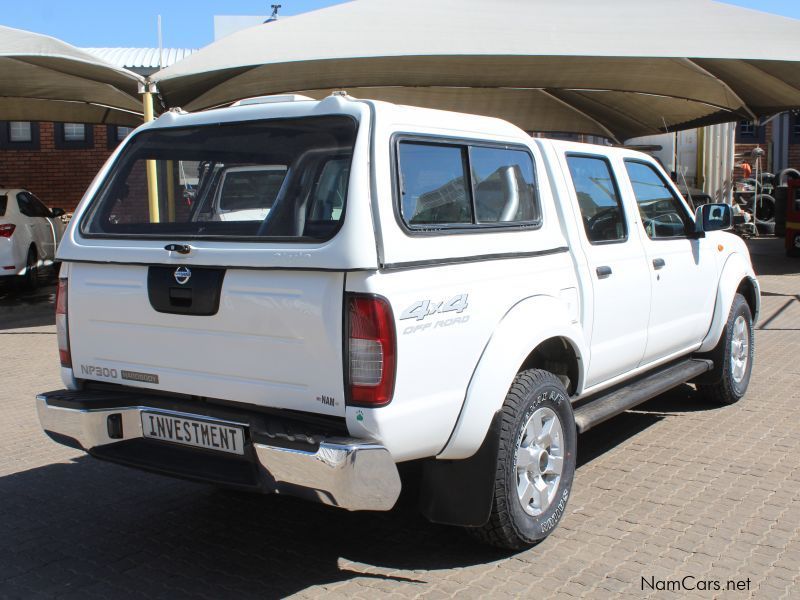 Nissan NP300 2.5TDI D/C 4X4 in Namibia