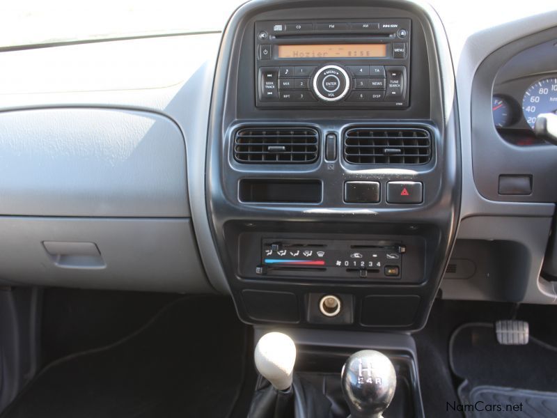 Nissan NP300 2.5TDI D/C 4X4 in Namibia