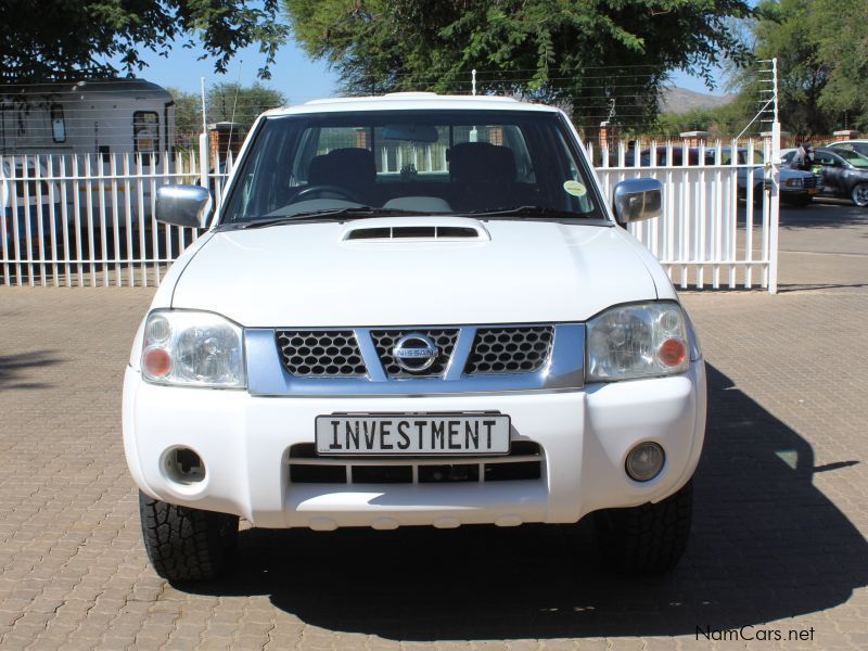 Nissan NP300 2.5TDI D/C 4X4 in Namibia