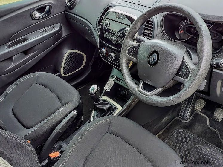 Renault Captur 900t Blaze 5dr (66kw) in Namibia