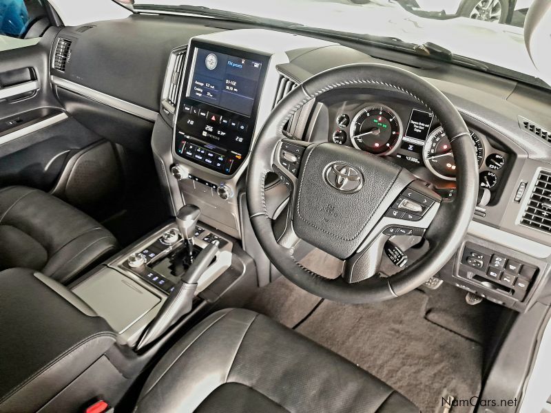 Toyota Landcruiser 200 V8 4.5D VX-R AT in Namibia