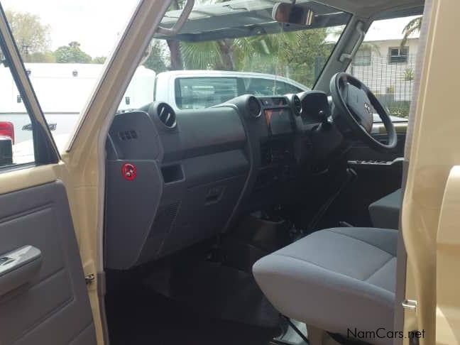 Toyota Landcruiser 79 4.2 D/Cab 4x4 manual Camper in Namibia