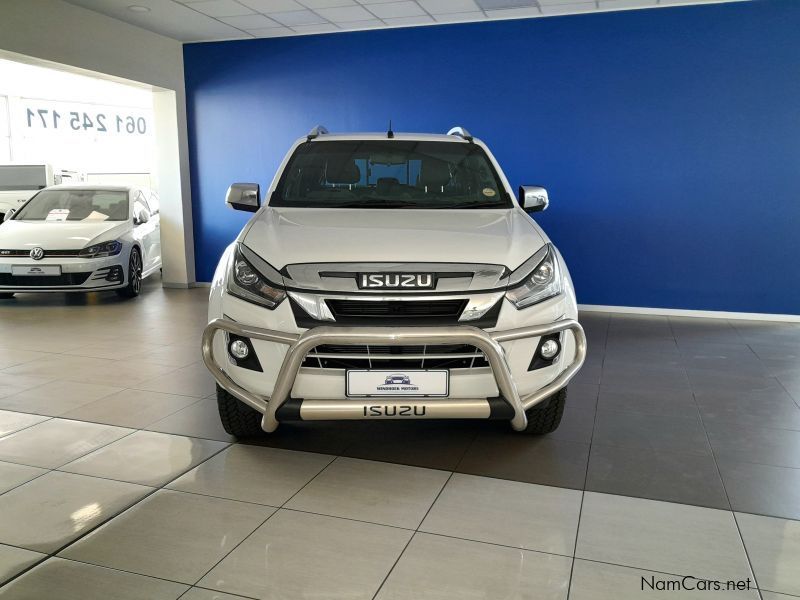 Isuzu D-MAX 300 LX 4x4 DC AT in Namibia