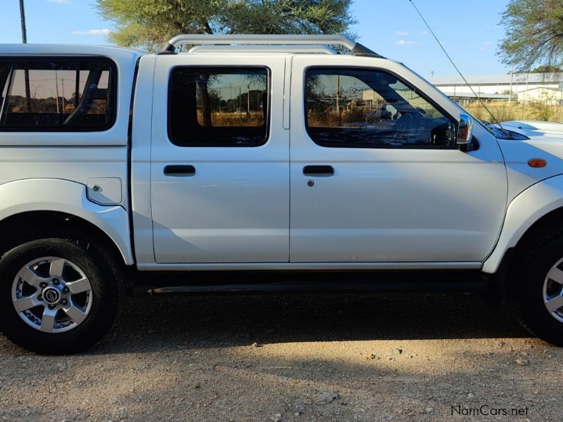 Nissan NP300 2.5 TDI in Namibia