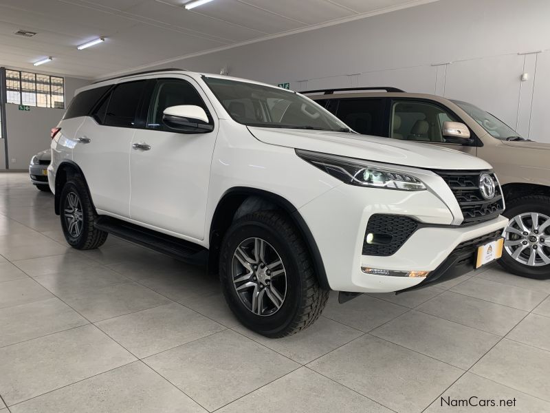 Toyota FORTUNER 2.4 4X4 A/T in Namibia