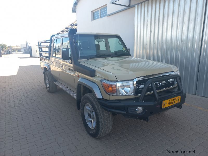 Toyota Land Cruiser 4.0 V6 double cab in Namibia