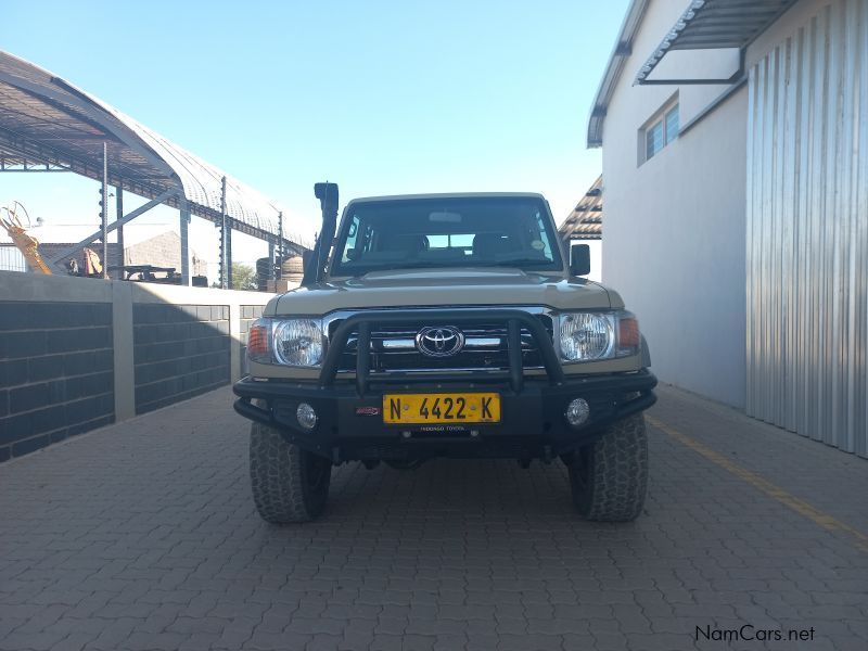 Toyota Land Cruiser 4.0 V6 double cab in Namibia