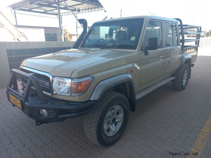Toyota Land Cruiser 4.0 V6 double cab in Namibia
