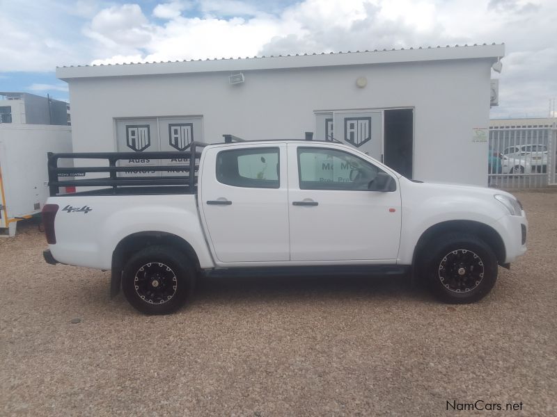 Isuzu D-MAX 250 4x4 HiRider D/CAB in Namibia