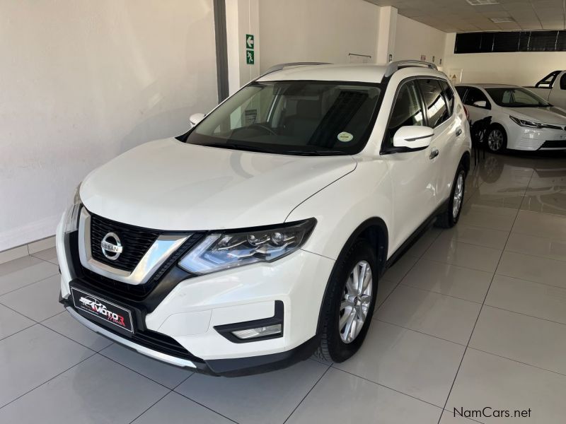 Nissan X-trail 2.5 Acenta 4x4 CVT in Namibia