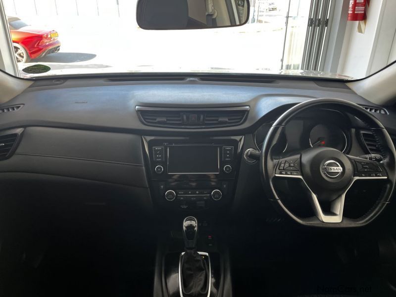 Nissan X-trail 2.5 Acenta 4x4 CVT in Namibia