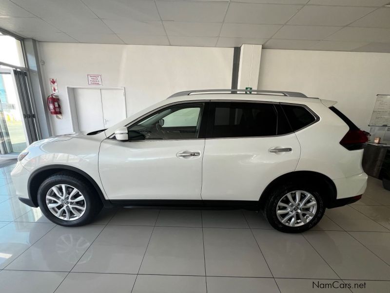 Nissan X-trail 2.5 Acenta 4x4 CVT in Namibia