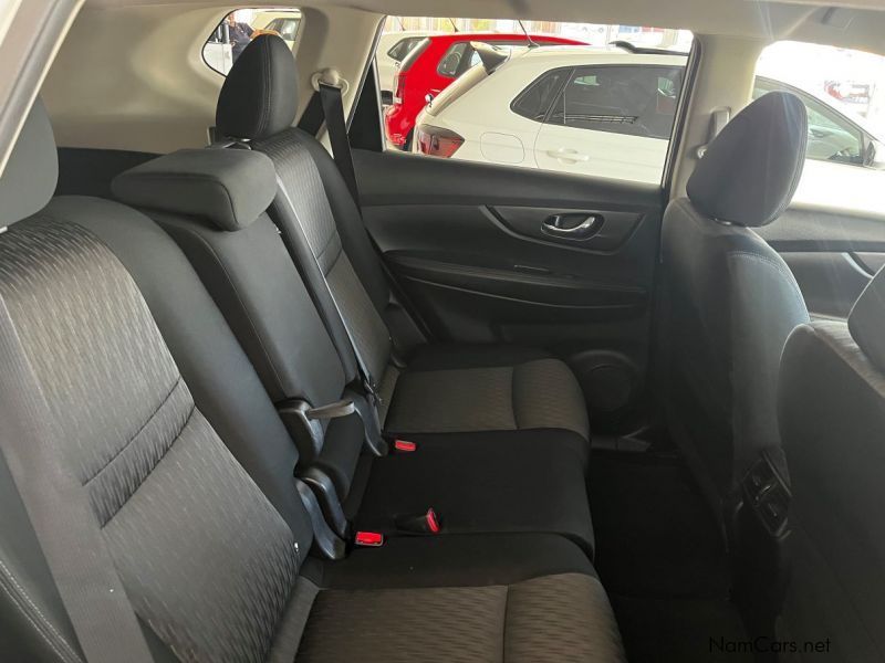 Nissan X-trail 2.5 Acenta 4x4 CVT in Namibia