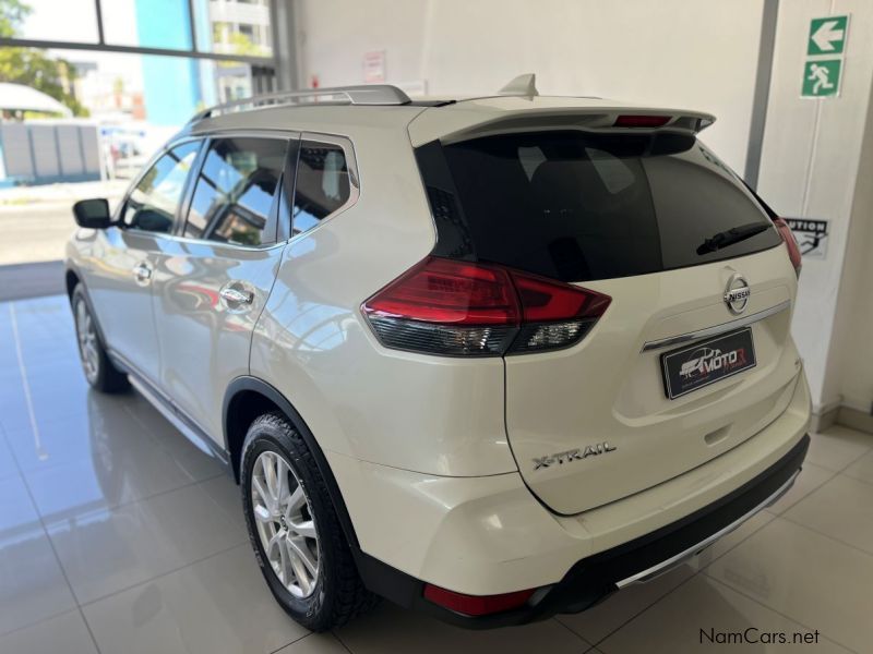Nissan X-trail 2.5 Acenta 4x4 CVT in Namibia